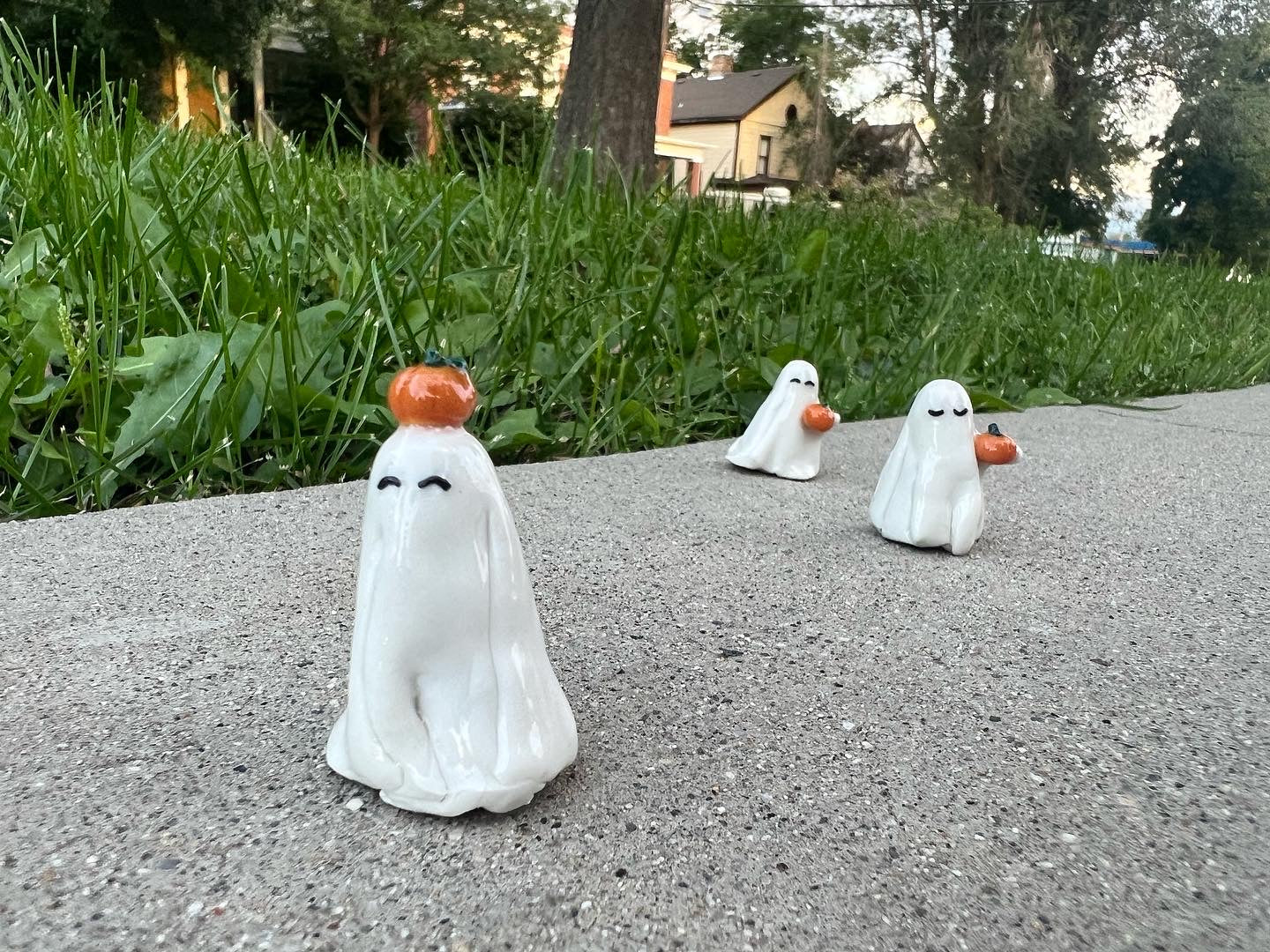 Spooky Ghost Desk Friends